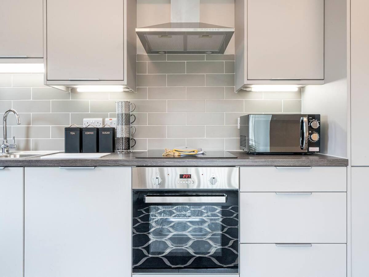 Stunning Free Parking Great Location Apartment Belfast