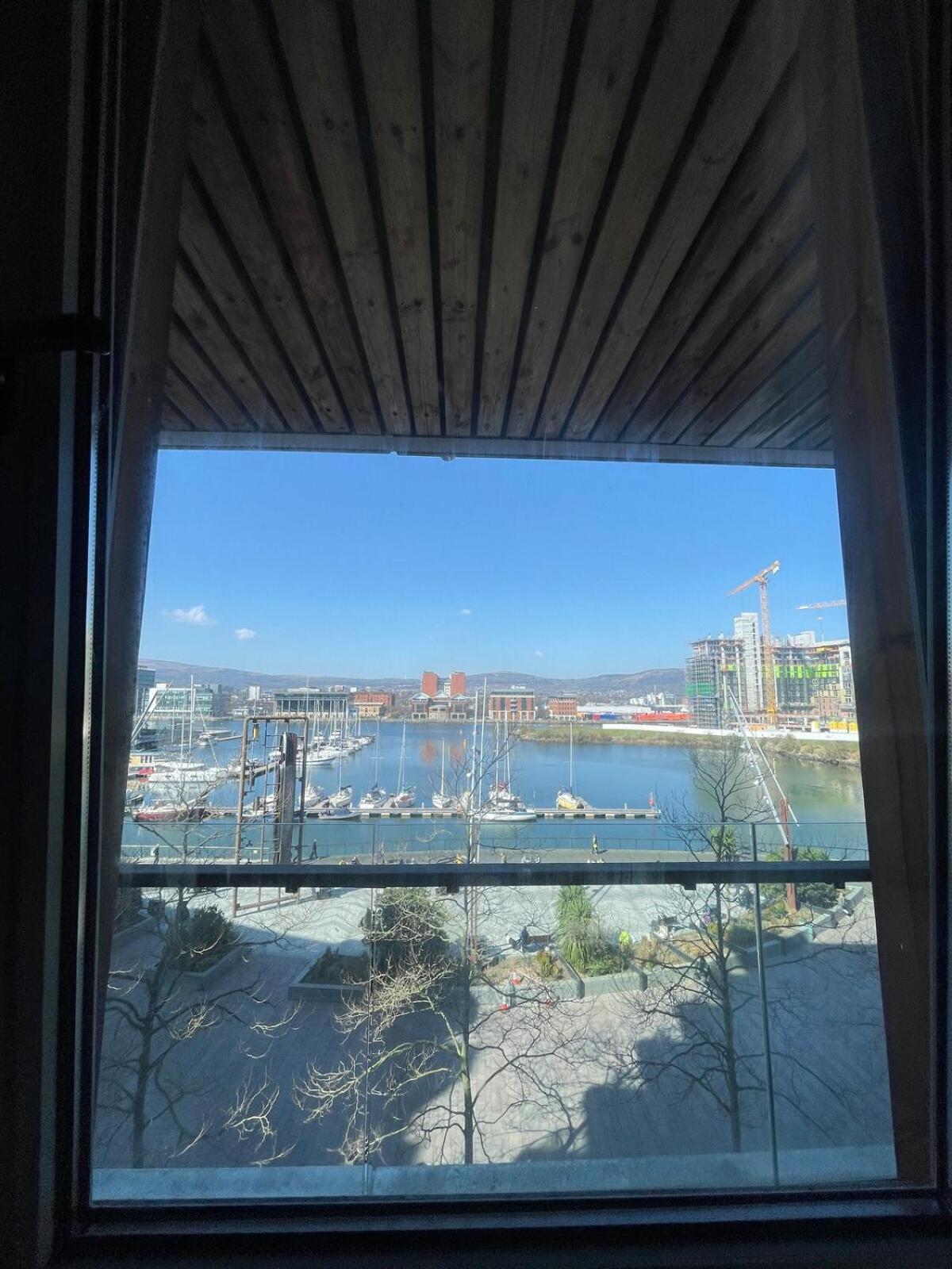 Titanic Quarter, Marina View Modern 2 Bedroom Apartment Belfast