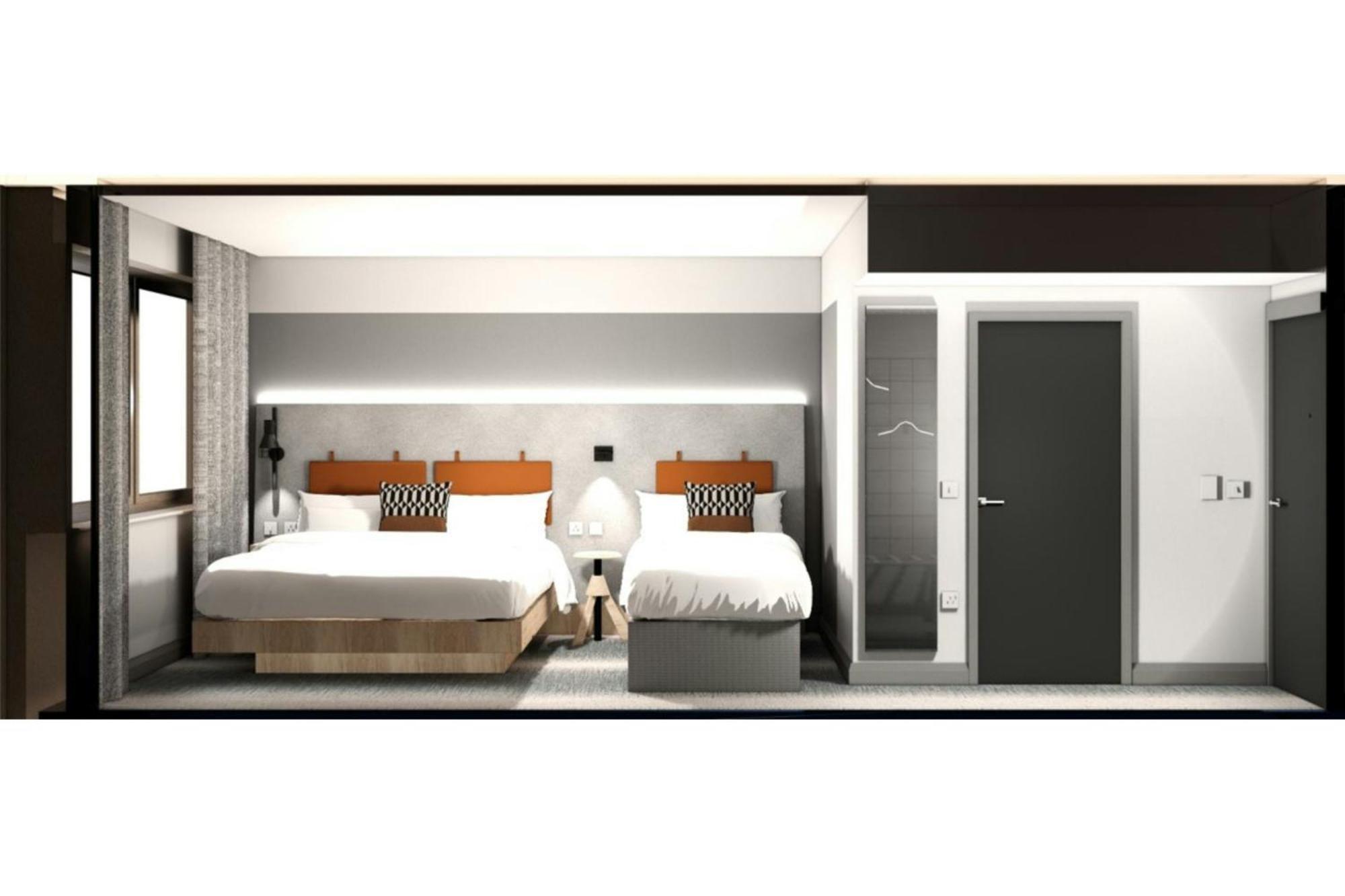 Moxy 3*