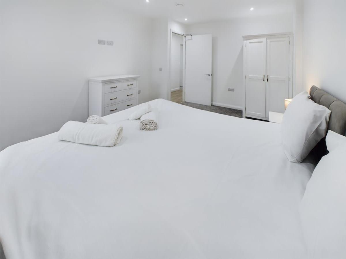 3 Bedroom Penthouse With Spacious Terrace Center