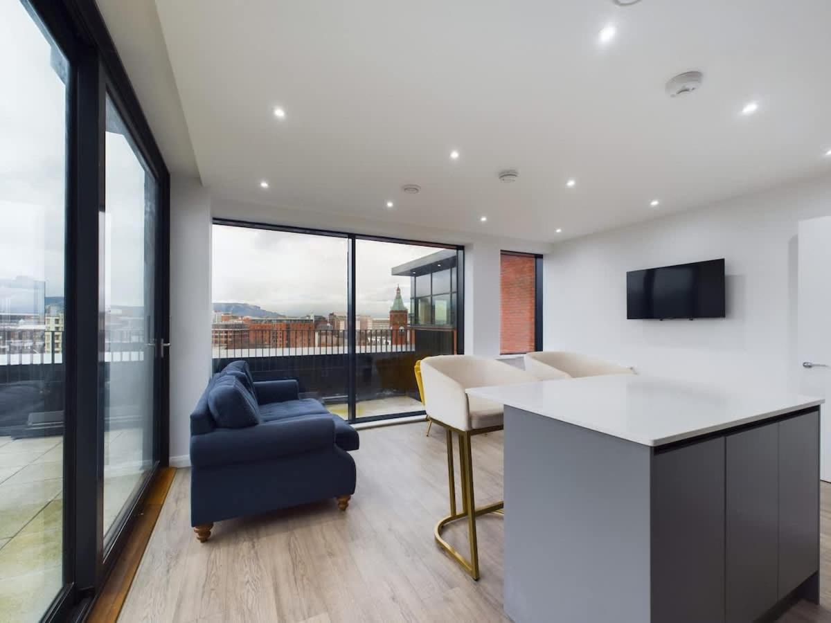 3 Bedroom Penthouse With Spacious Terrace Center Apartment Belfast
