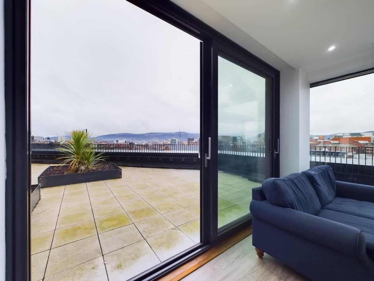 3 Bedroom Penthouse With Spacious Terrace Center * Belfast