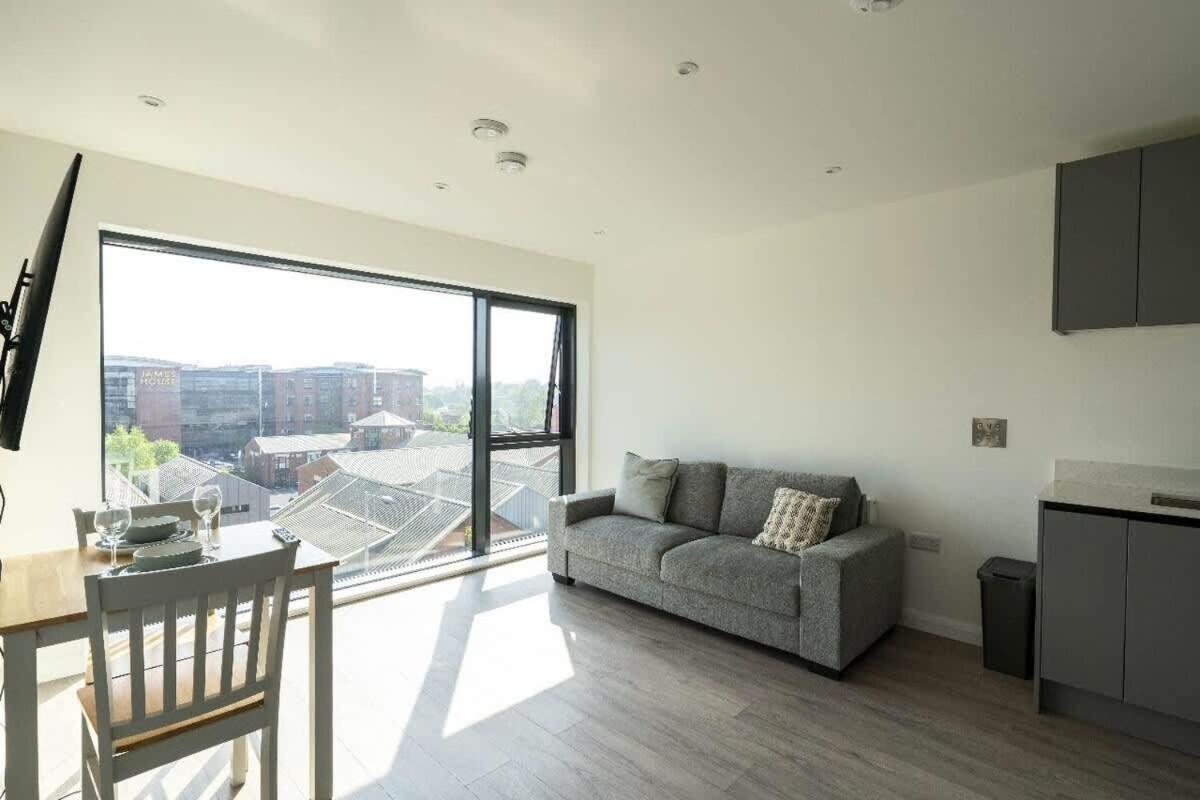 2 Bedroom Center Apartment