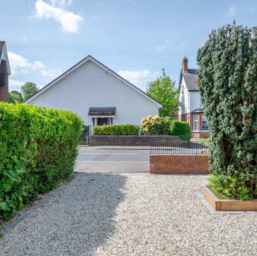 Holiday home Fully Refurbished House Belfast