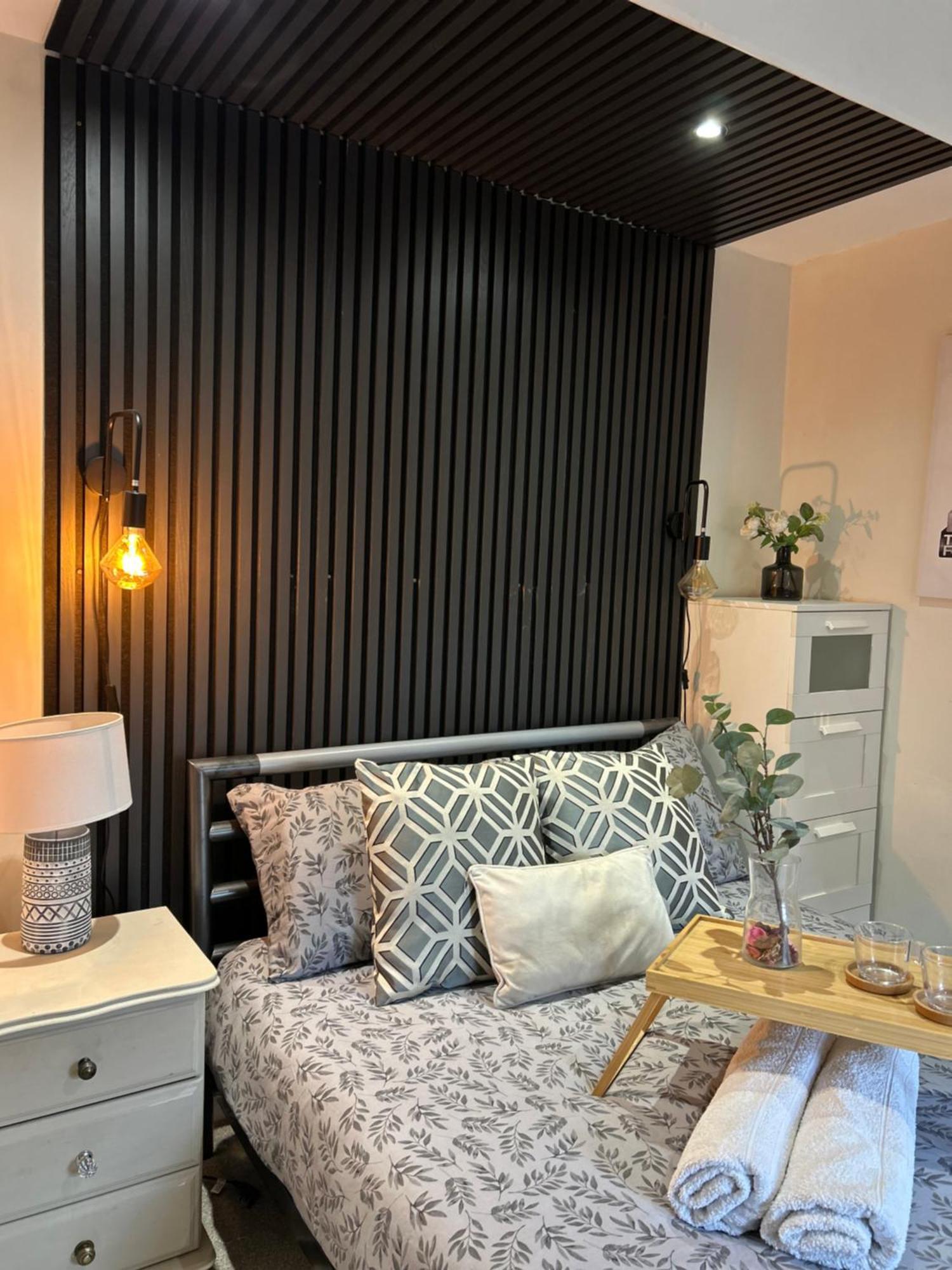 Charming Home, Beside The Serene Ormeau Park Holiday home