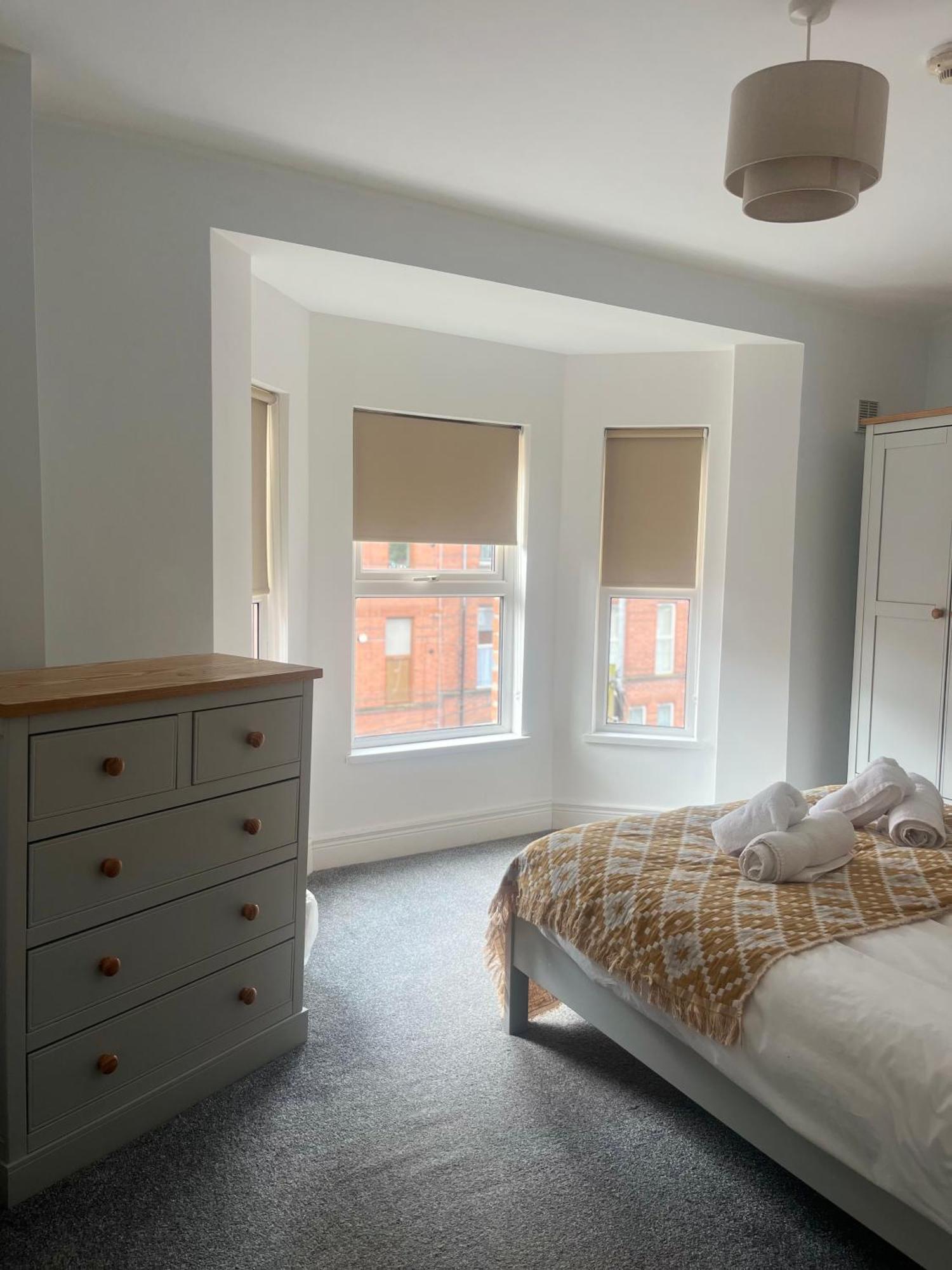 4 Fitzroy Avenue * Belfast