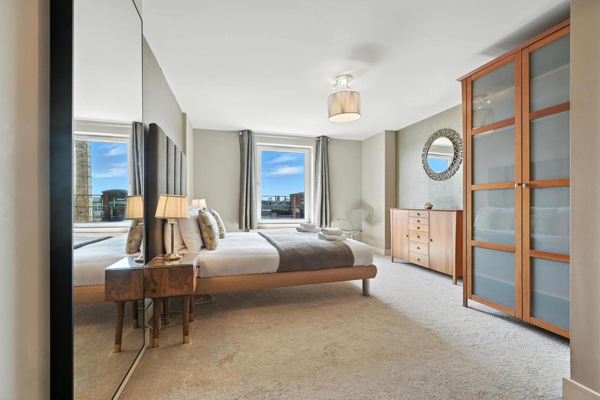 Apartment Apartments: Park Avenue *