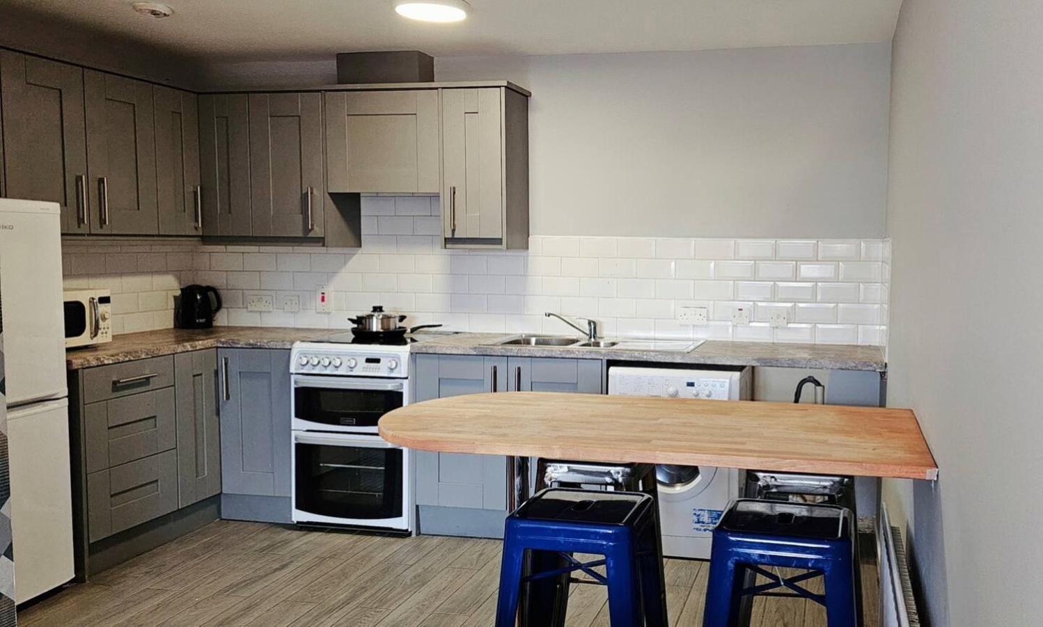 Apartment In Centre - Sleeps 5 People
