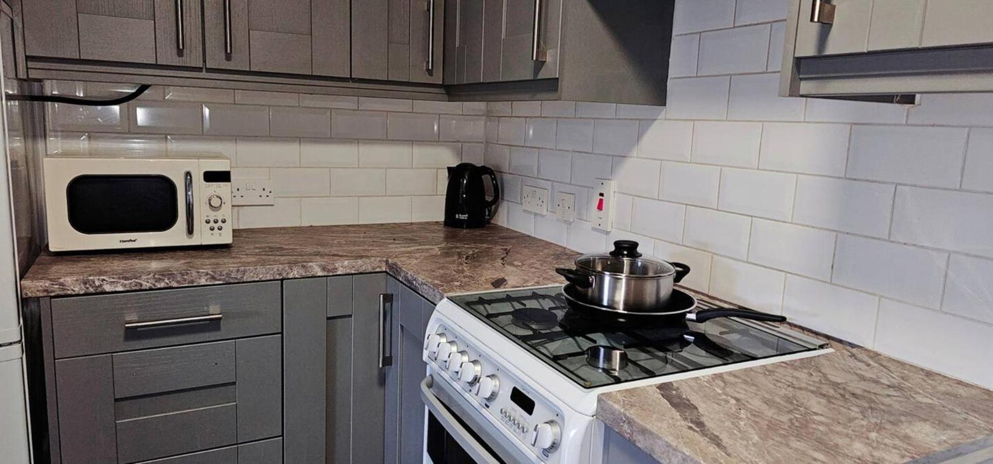 Apartment In Centre - Sleeps 5 People