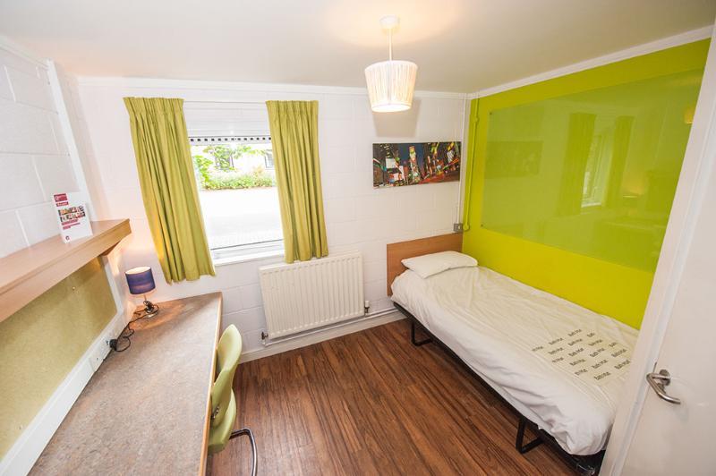 Queens's Elms Bt9 Apartment *