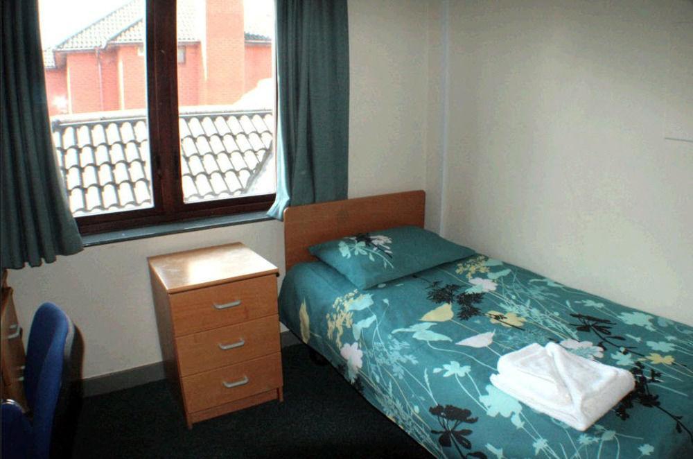 Queens's Elms Bt9 Apartment Belfast