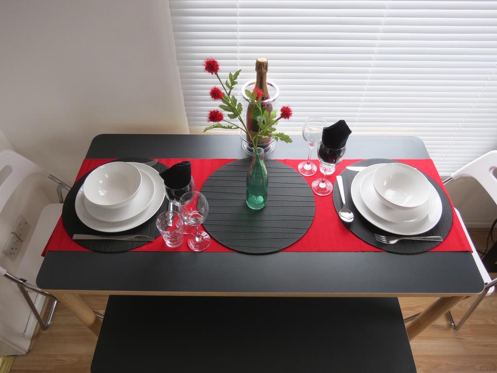 Apartment Fantastic Location - Parking - Business Or Leisure *