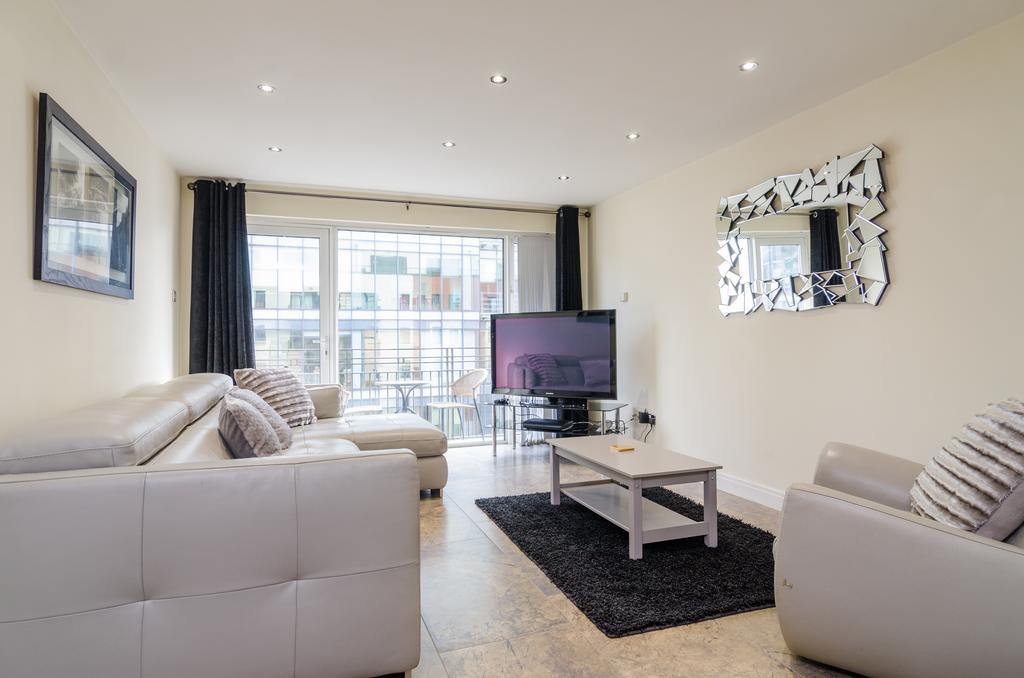 Central City Apartment - Free Parking Belfast
