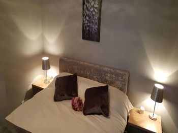 Queens Quarter Wellesley Avenue Apartment Belfast