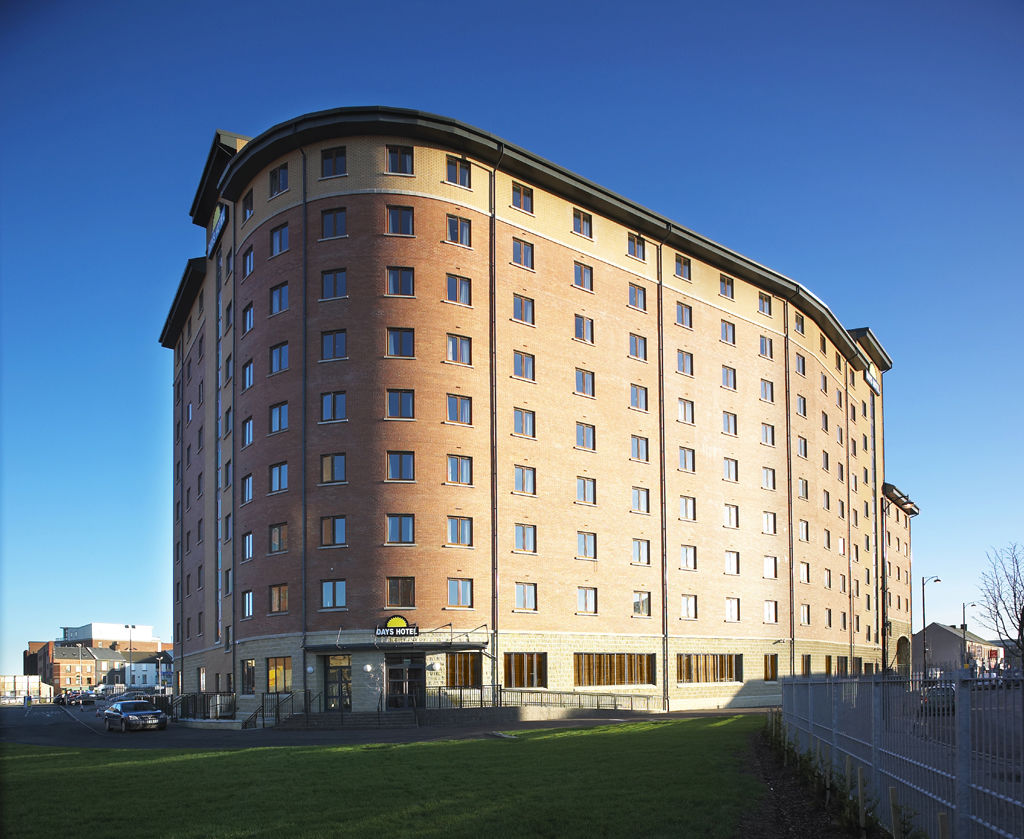By Ihg