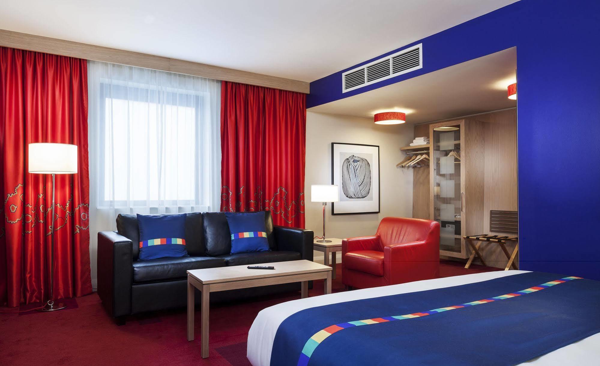 Hotel Moxy 3*