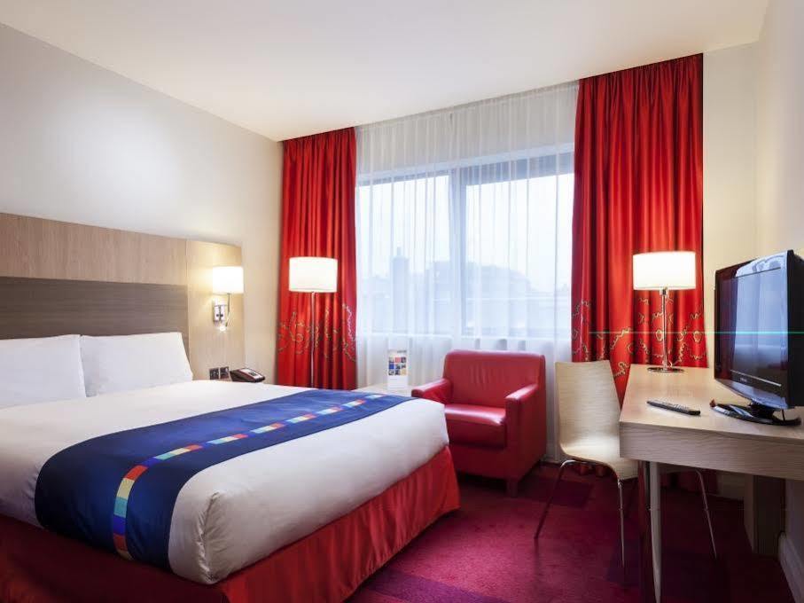 Moxy Hotel