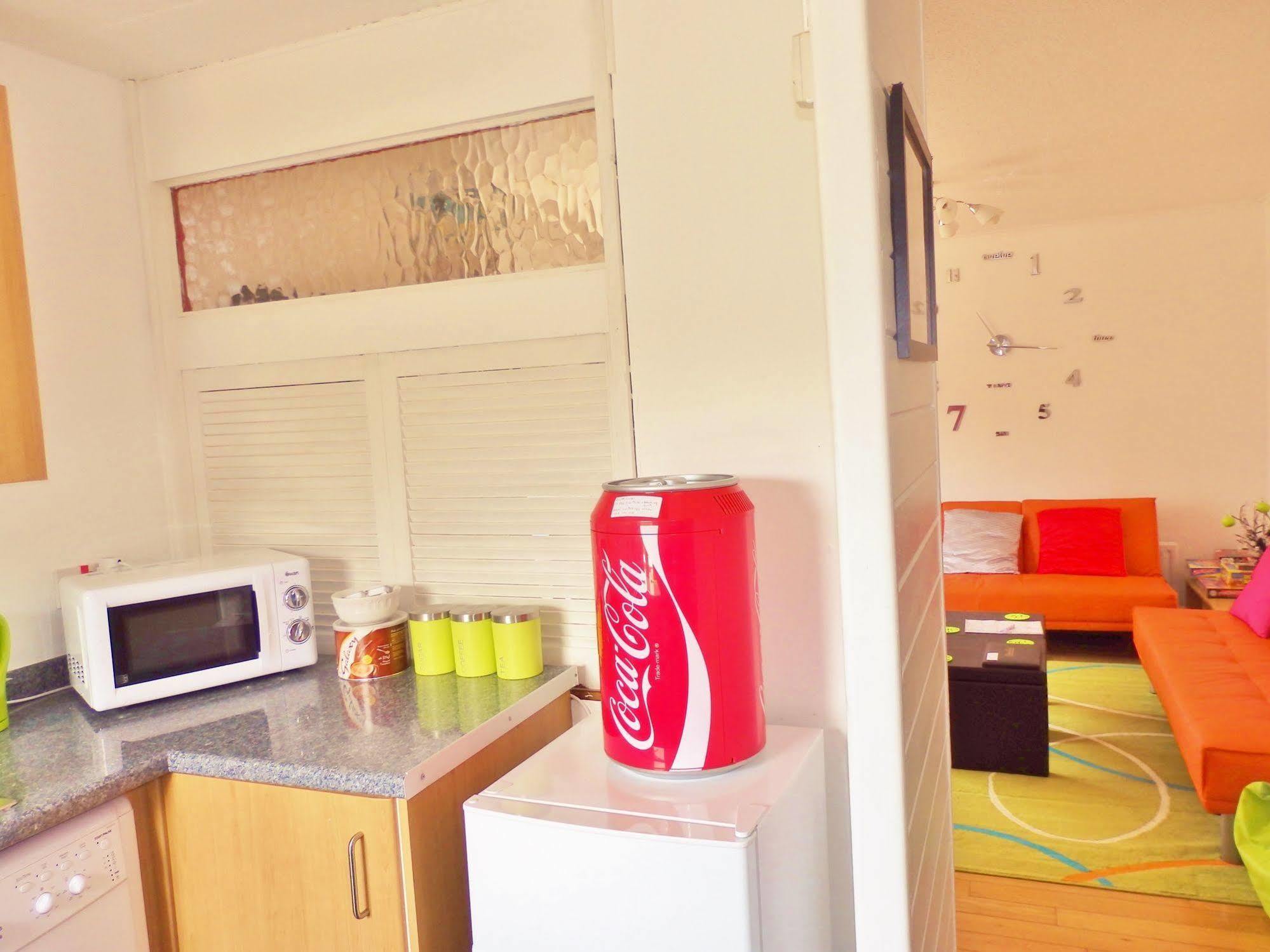 Very Central Location- Free Parking - 2 Bedrooms