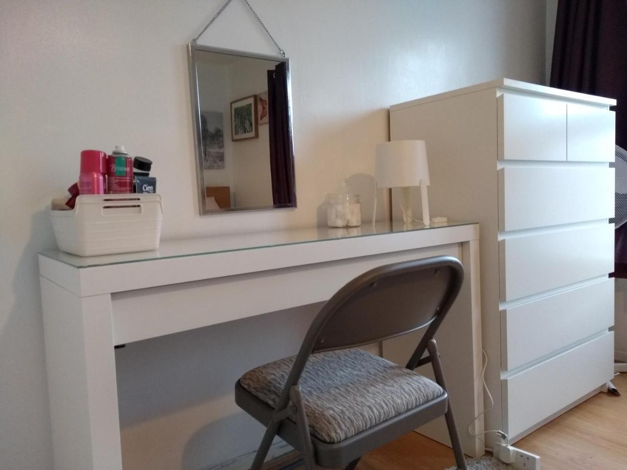 Apartment Very Central Location- Free Parking - 2 Bedrooms Belfast