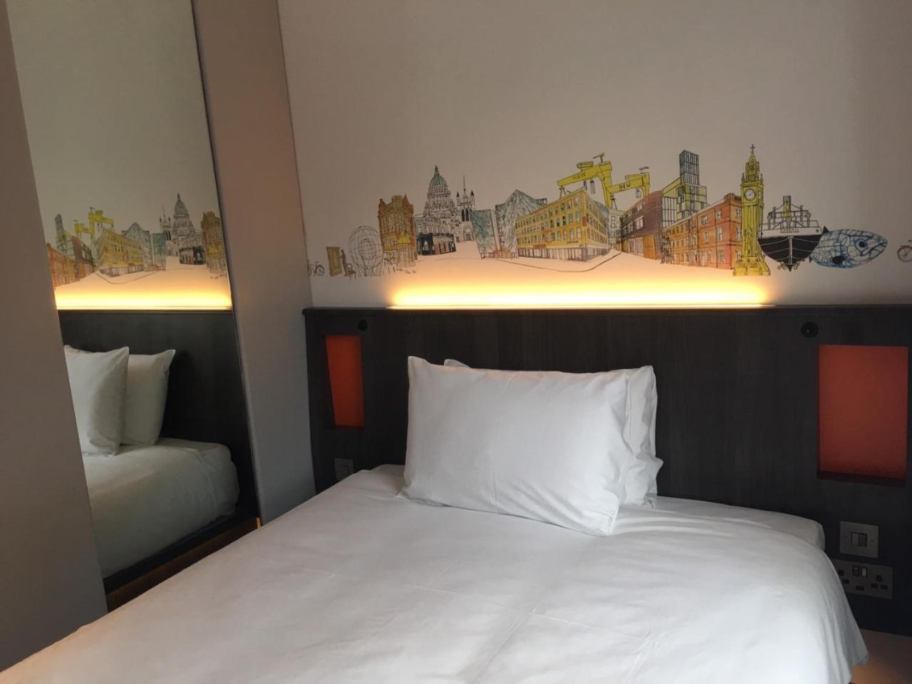 Easyhotel