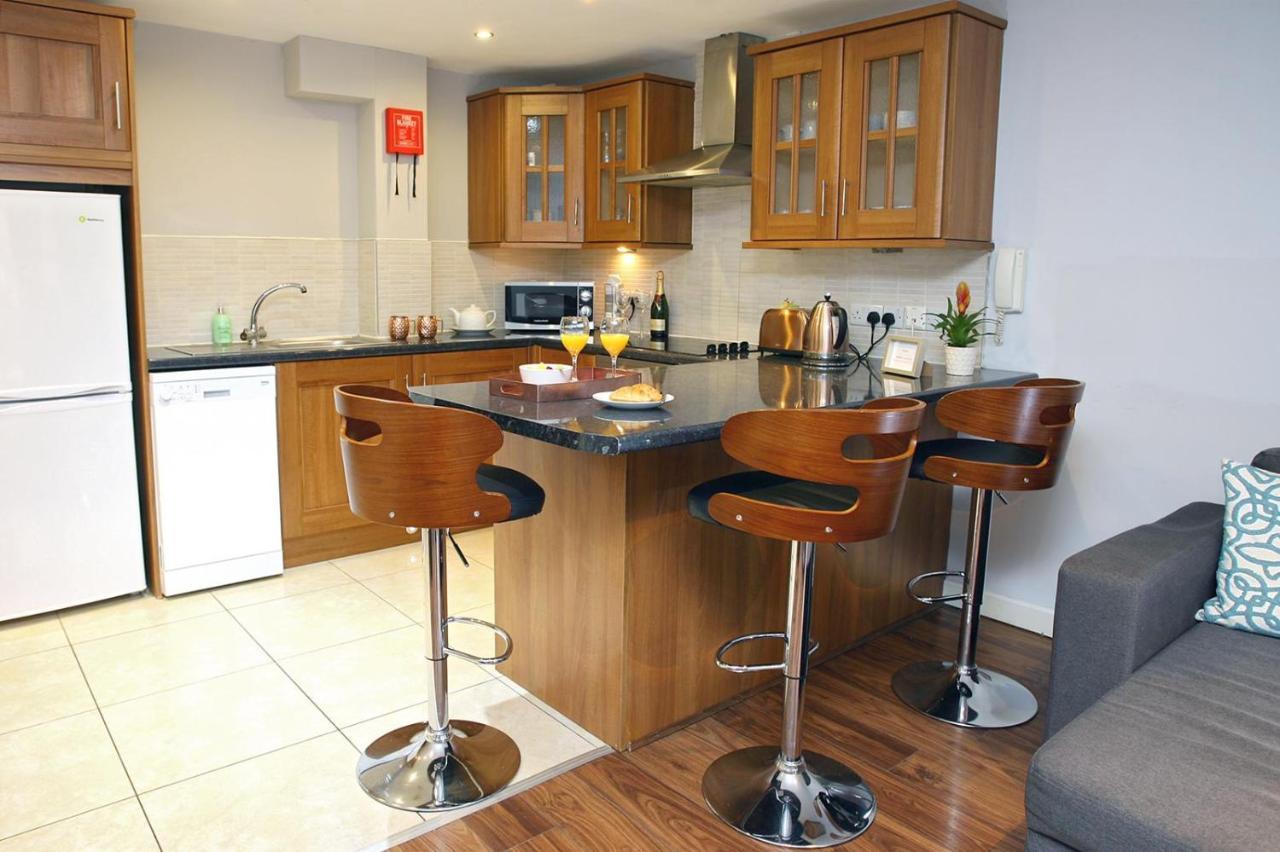 Eglantine Apartment
