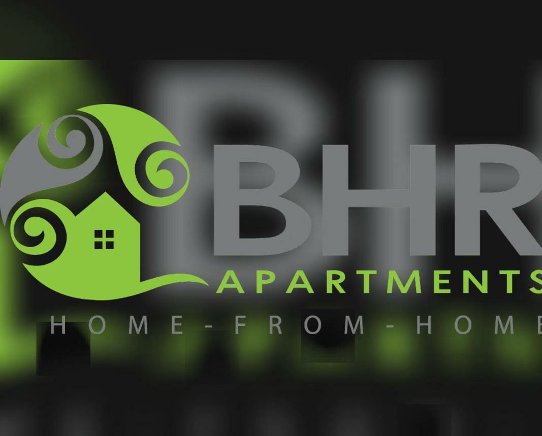 Very Central Location- Free Parking - 2 Bedrooms Apartment Belfast