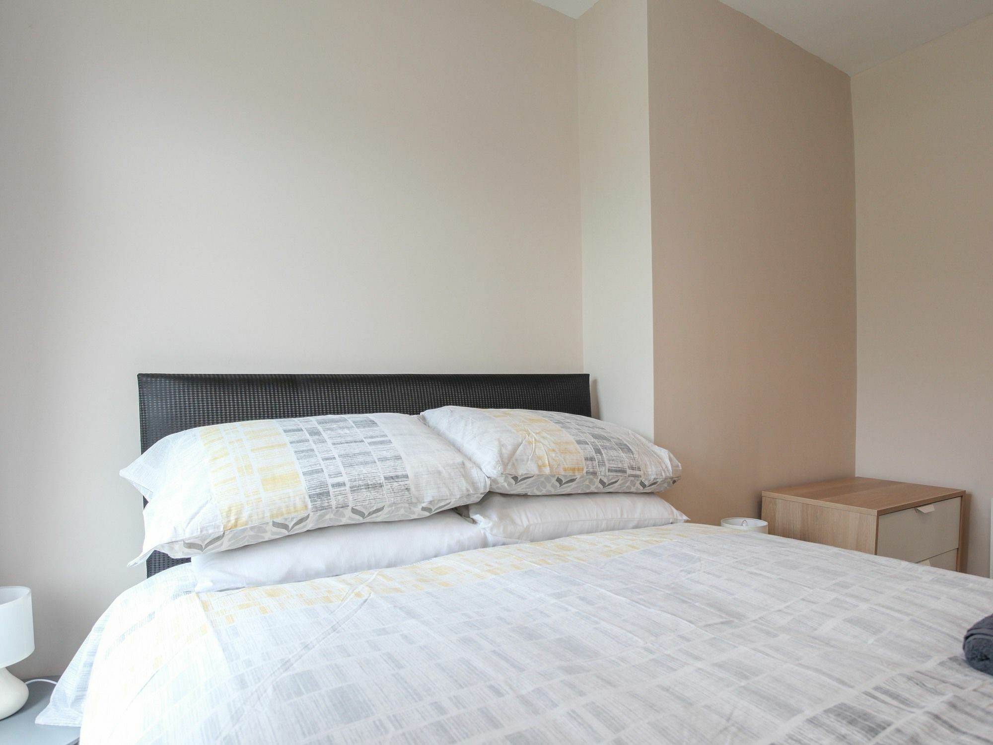 Kingston Serviced - Donegall Avenue Holiday home