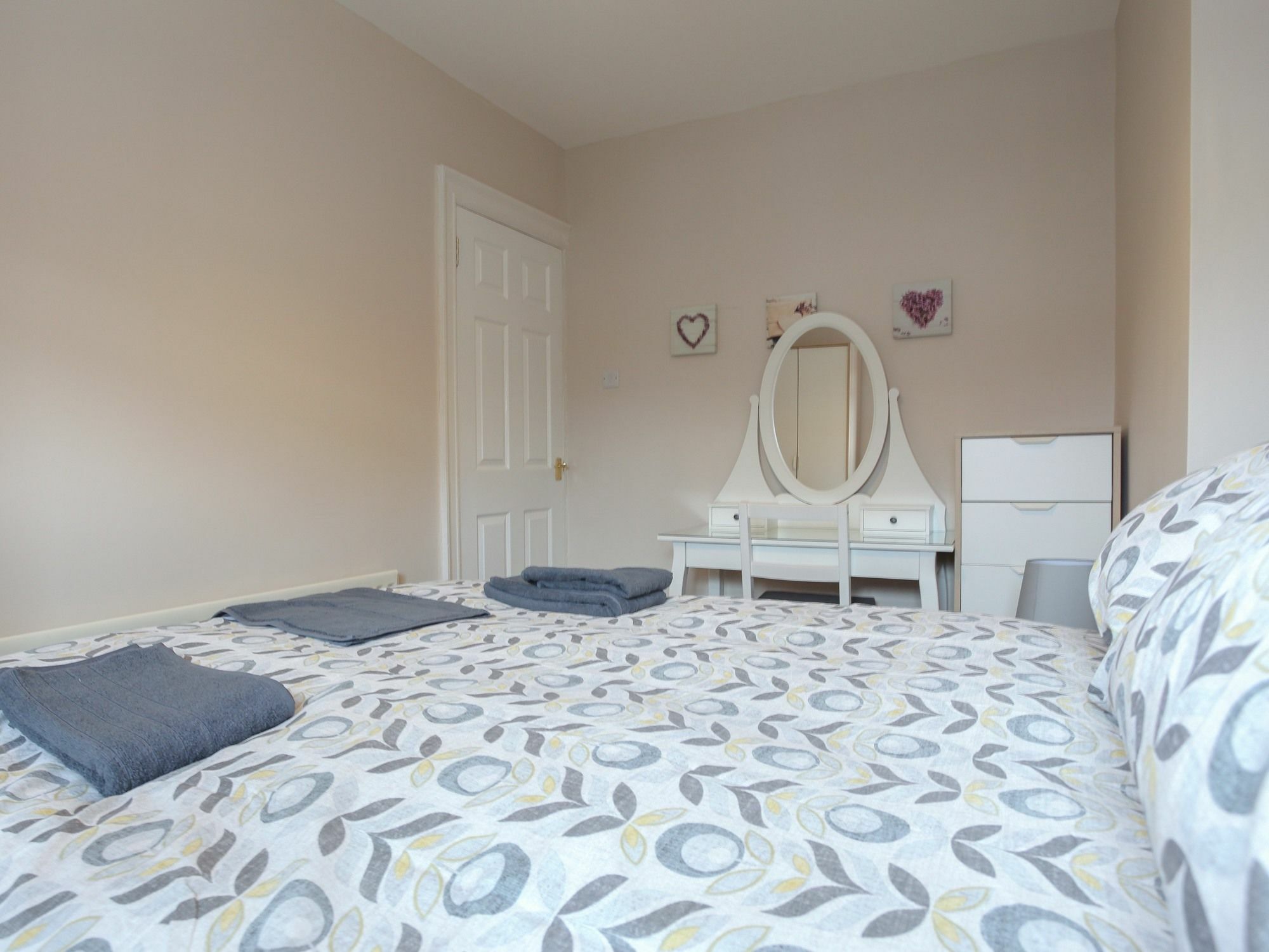 Kingston Serviced - Donegall Avenue Holiday home Belfast