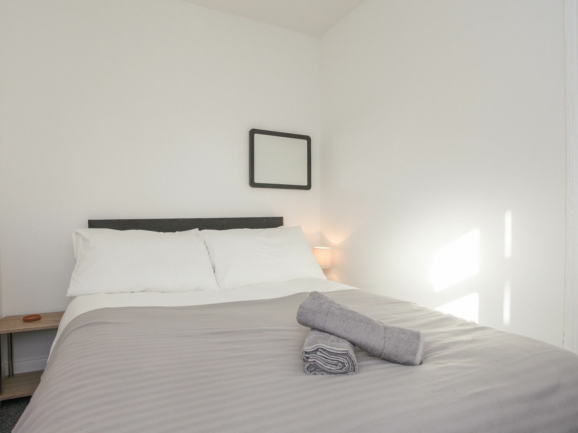 Kingston Serviced - Donegall Avenue Holiday home
