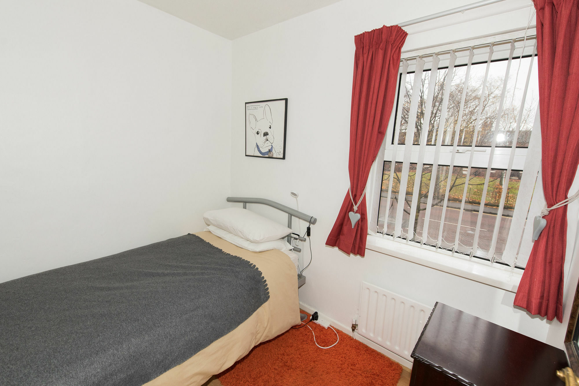 Apartment Very Central Location- Free Parking - 2 Bedrooms *