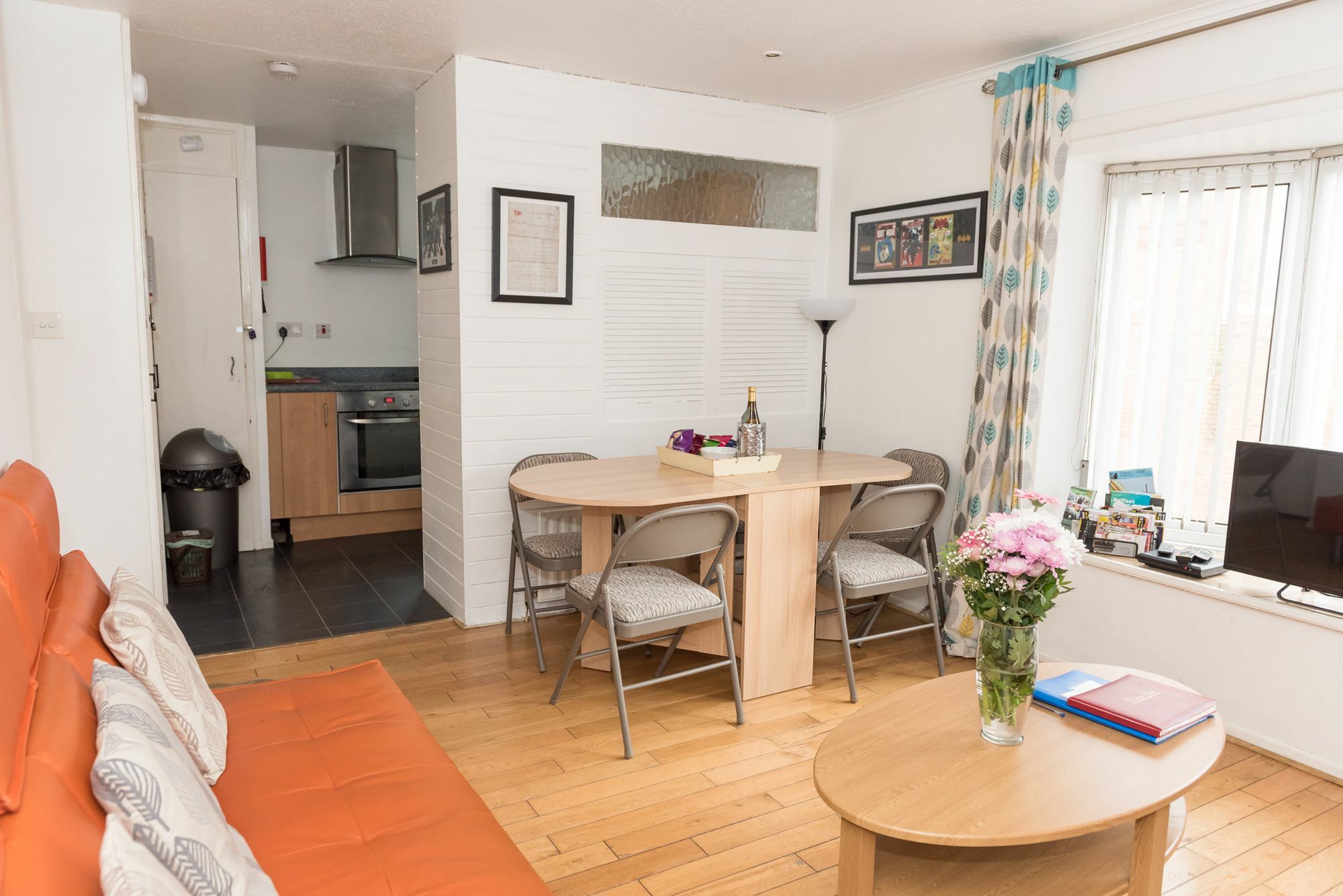 Apartment Very Central Location- Free Parking - 2 Bedrooms Belfast