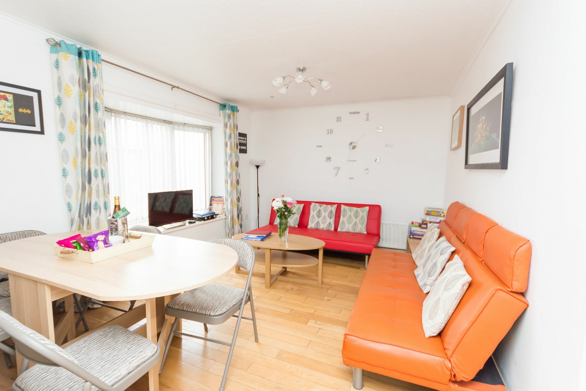 Very Central Location- Free Parking - 2 Bedrooms *