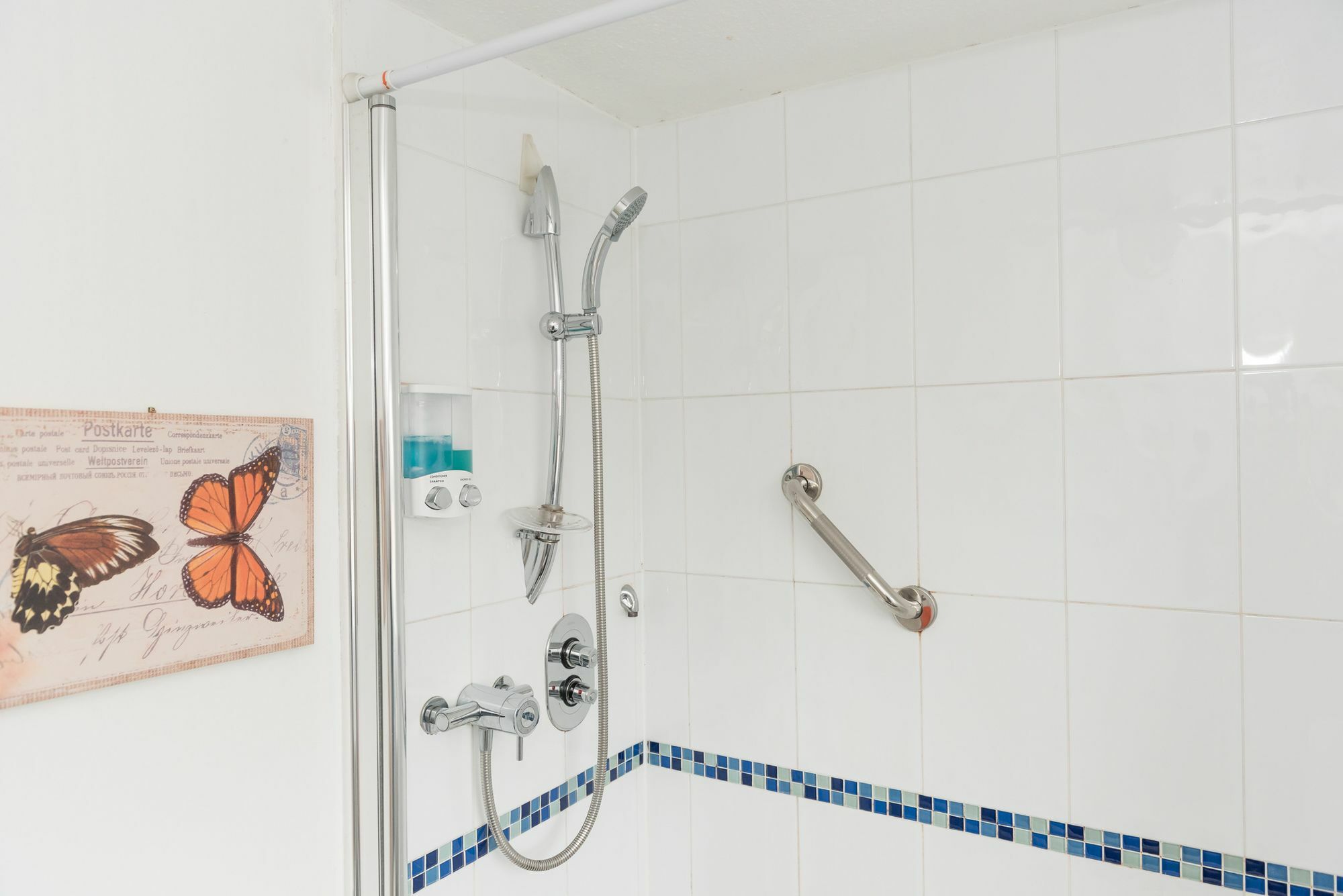 Very Central Location- Free Parking - 2 Bedrooms