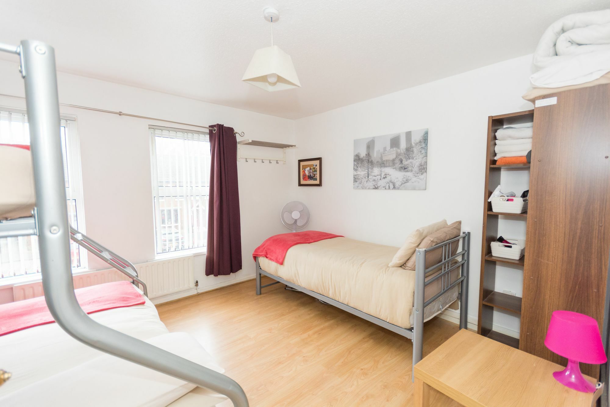 Very Central Location- Free Parking - 2 Bedrooms Apartment