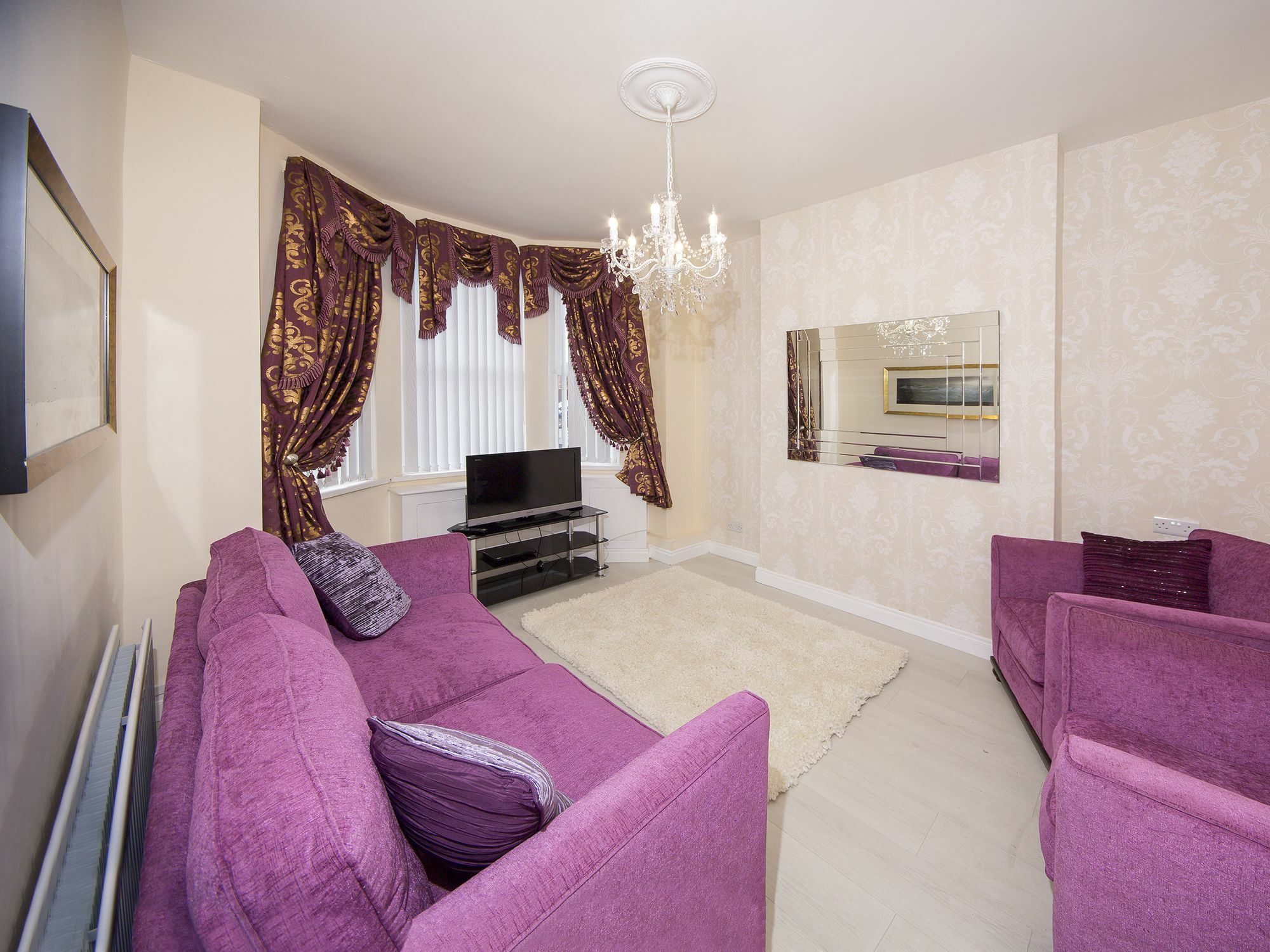 Apartment 18 Shaftesbury Avenue *