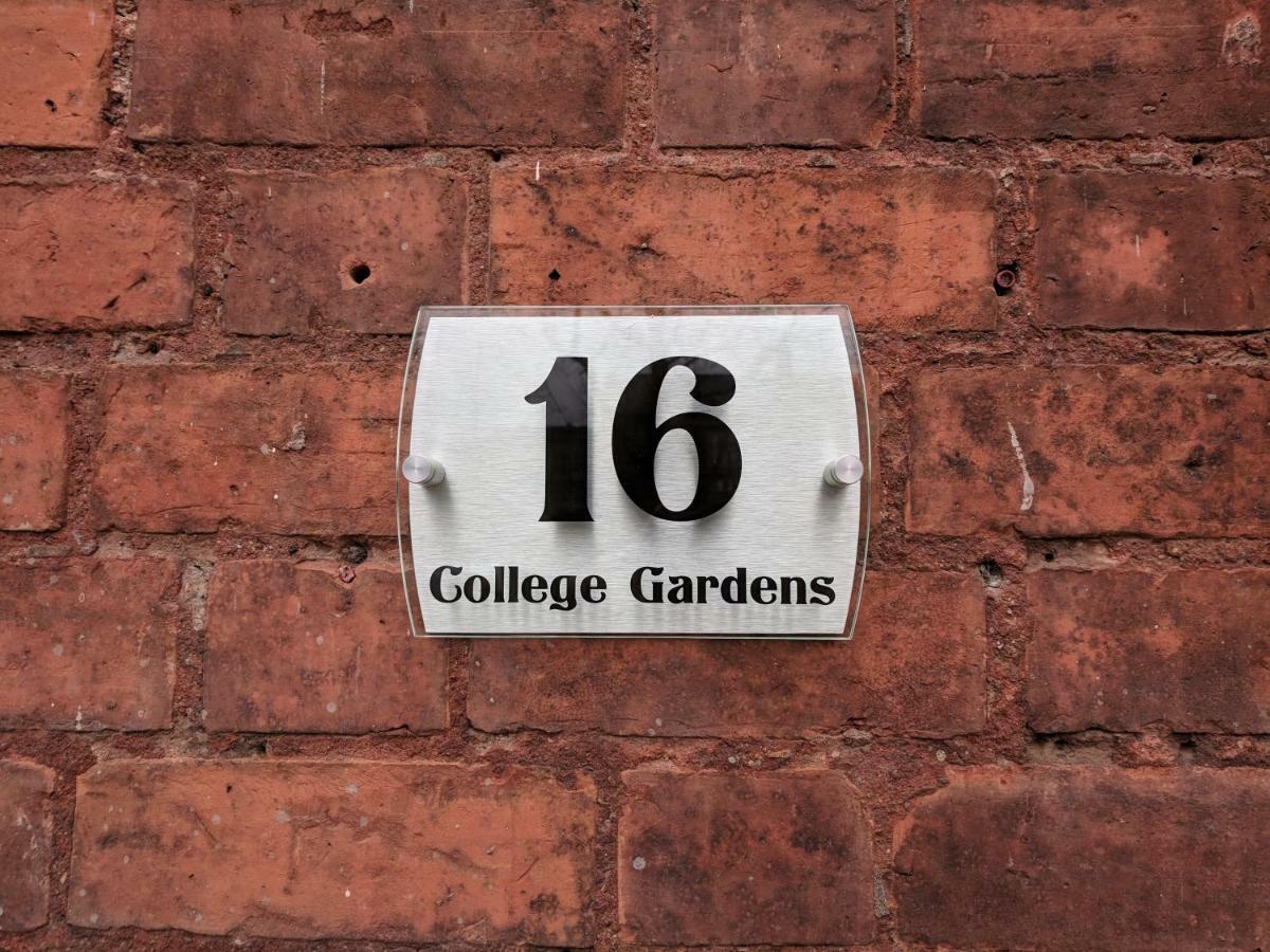 Apt 4, 16 College Gardens Belfast