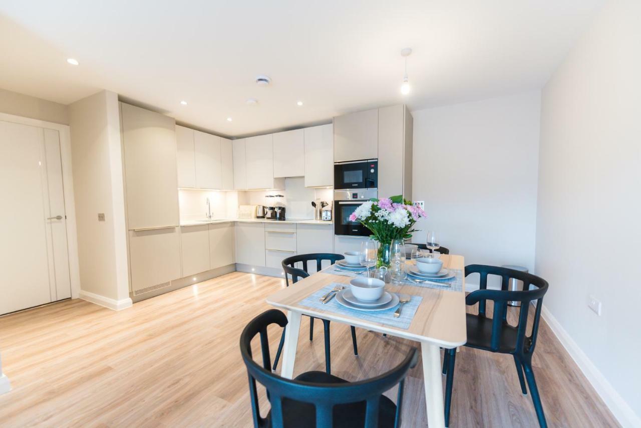 5 Star Brand New Centre Apartment Belfast