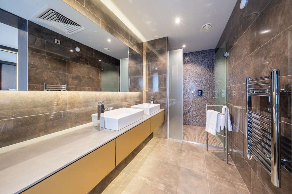 Square Hotel