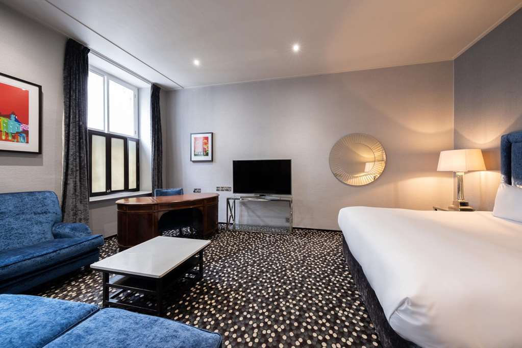 Square Hotel