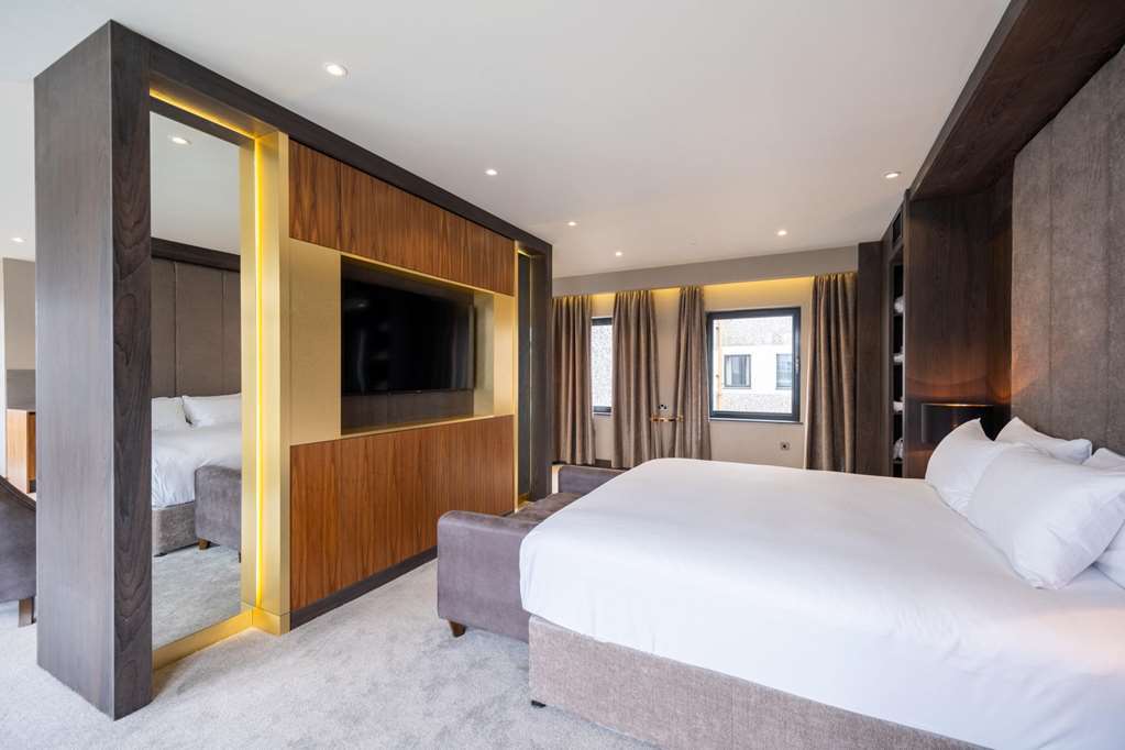 Square Hotel