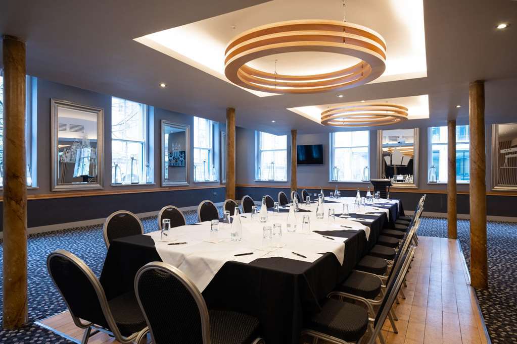 Hotel Square 4*