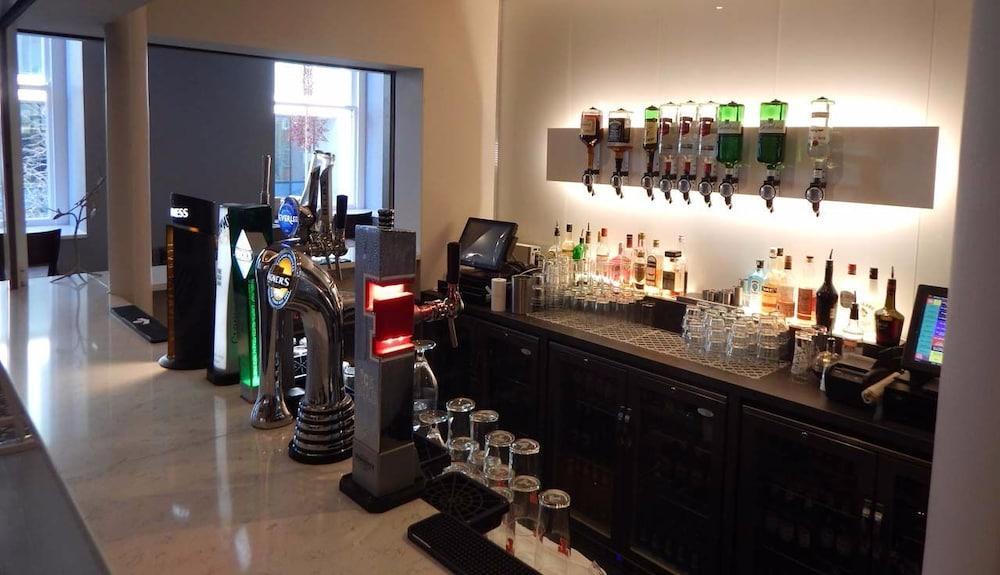 Hotel Square 4*