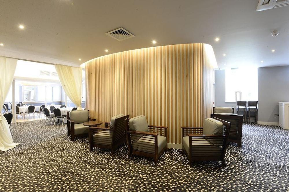 Hotel Square 4*